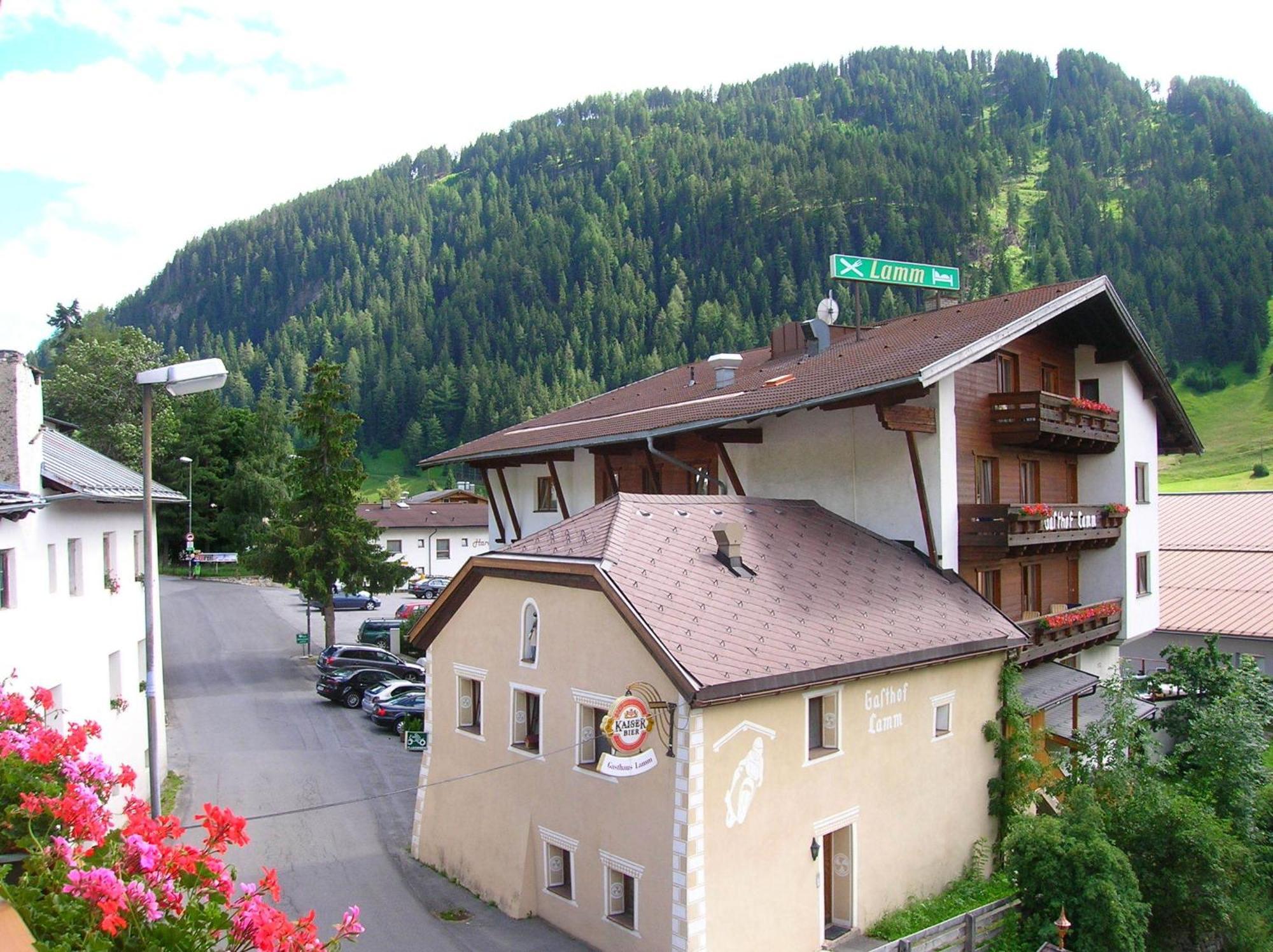 Hotel Garni Lamm Наудерс Экстерьер фото